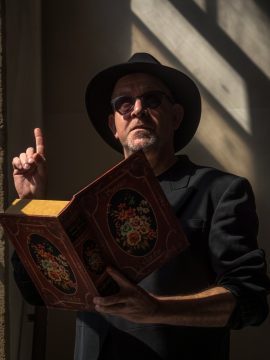 מי אתה  קליוסטרו הקוסם?