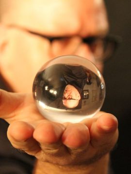 פעילויות זום מדהימות עם קליוסטרו וחבריו המוזרים סדנאות בזום, סדנאות לילדים בזום, סדנאות למבוגרים בזום, מופעים בזום, פעילות בזום