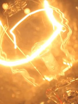 מסיבת חנוכה, 'ניסים קטנים גדולים' עם קליוסטרו הקוסם