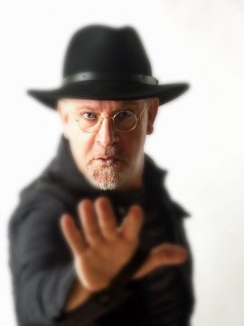 כך תפיקו אירוע גיבוש שובר שגרה המשלב מופע חושים וחדרי בריחה