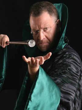 קסמים מקרבים אותם