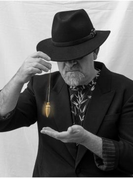 אמן חושים החזיר את הקהל שלו לילדות