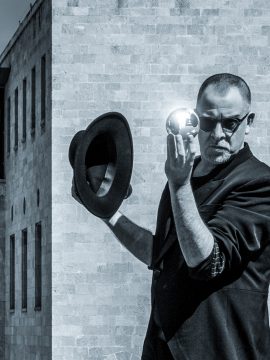 5 אנשים התעלפו באמצע מופע של קליוסטרו – וביקשו להמשיך במופע